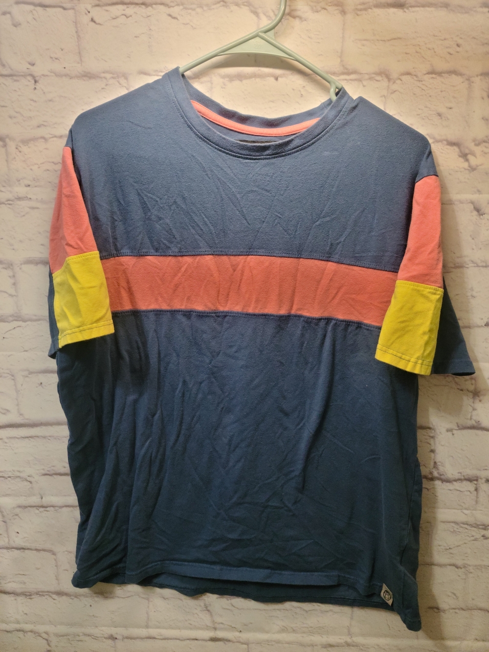 🌻🌻Free Planet Colorblock Tee- Bundle And Save!